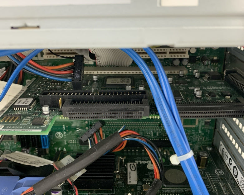 Dell PowerEdge SC1430 Tower Server Intel Xeon 3.0 GHz 2 GB RAM NO HDD NO OS