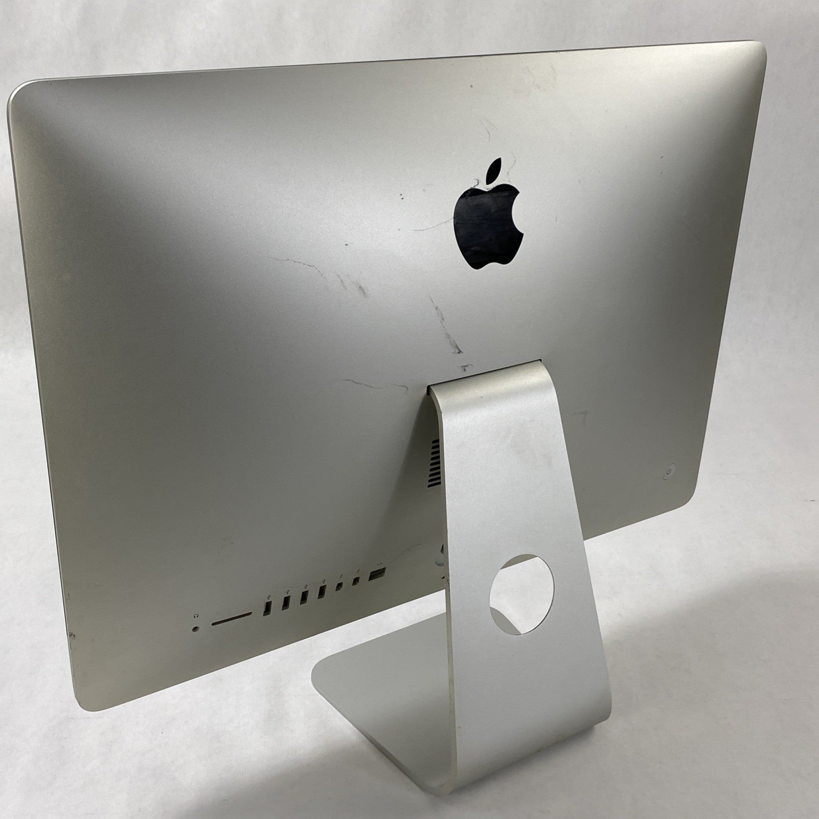 Apple A1418 iMac 21.5" 2013 2.7 GHz Core i5 8GB RAM 1TB HDD macOS 10.15.89