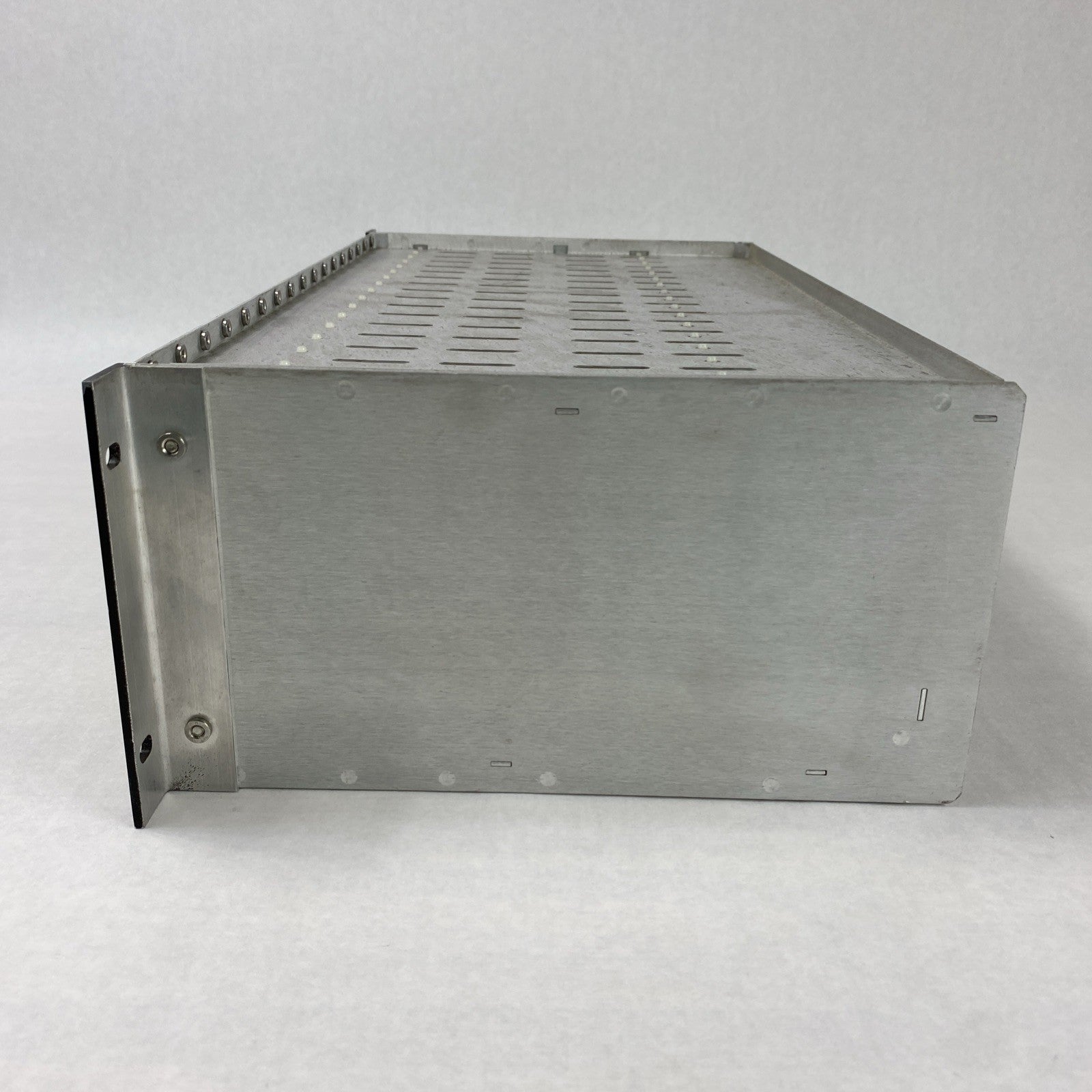 Fiber Options 517R 17 Slot Card Cage Rack Chassis