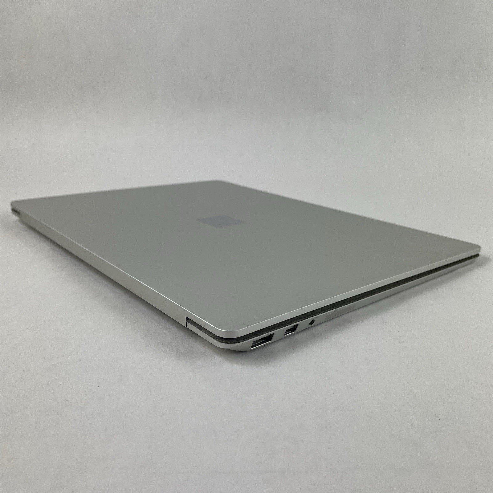 Microsoft Surface 13.3" i7-7660U 2.50 GHz 8 GB RAM 256GB SSD Win11 - READ8