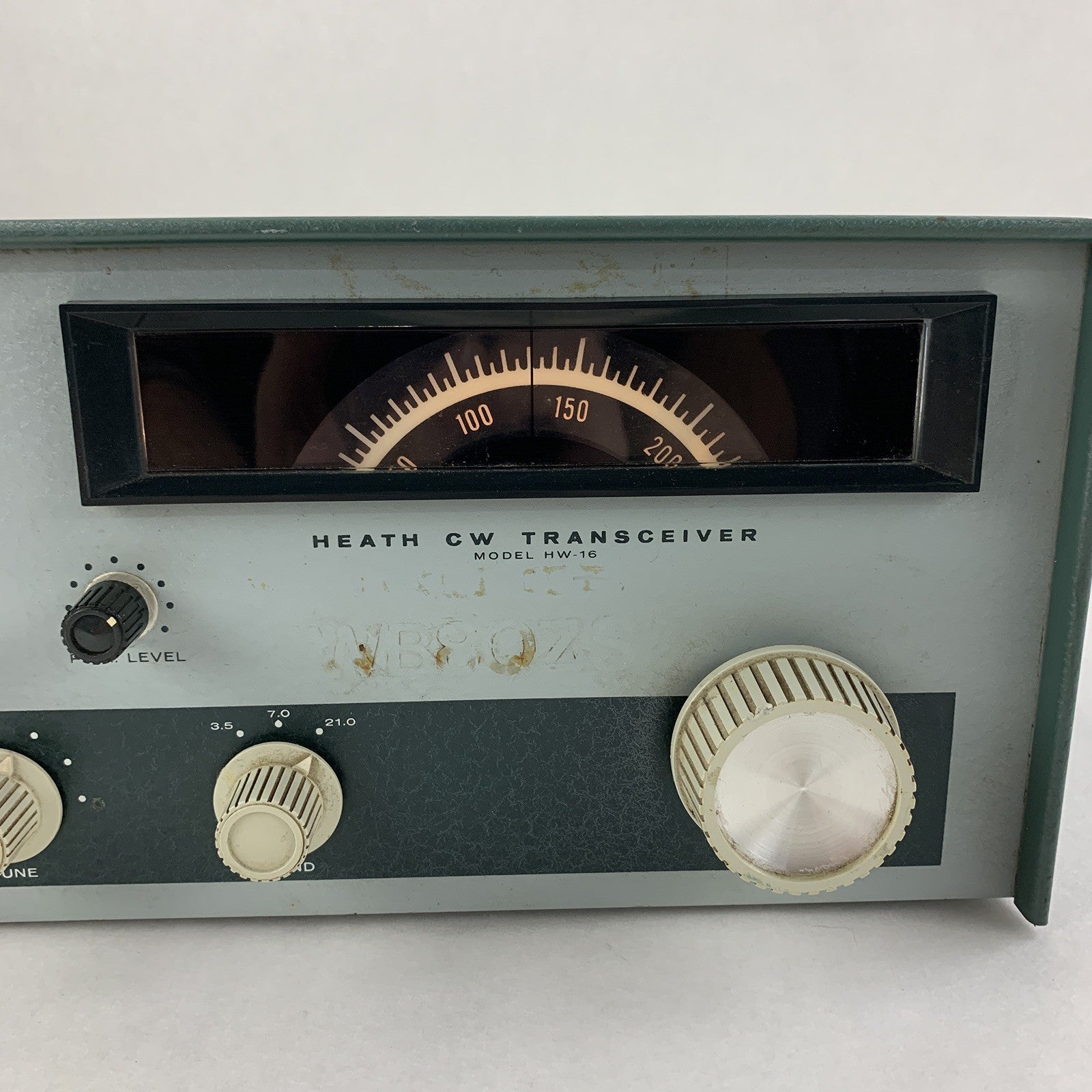 Heathkit HW-16 CW Transceiver  Powers On
