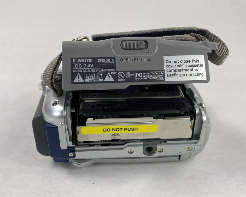 Canon ZR 800 Digital Video Camcorder Kit Untested