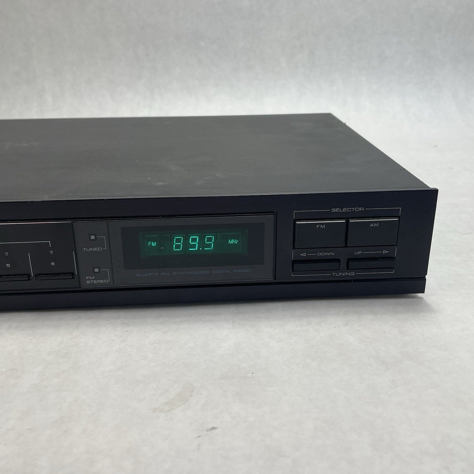 Kenwood KT-42B Stereo Synthesizer AM/FM Digital Preset Tuner RCA Black3