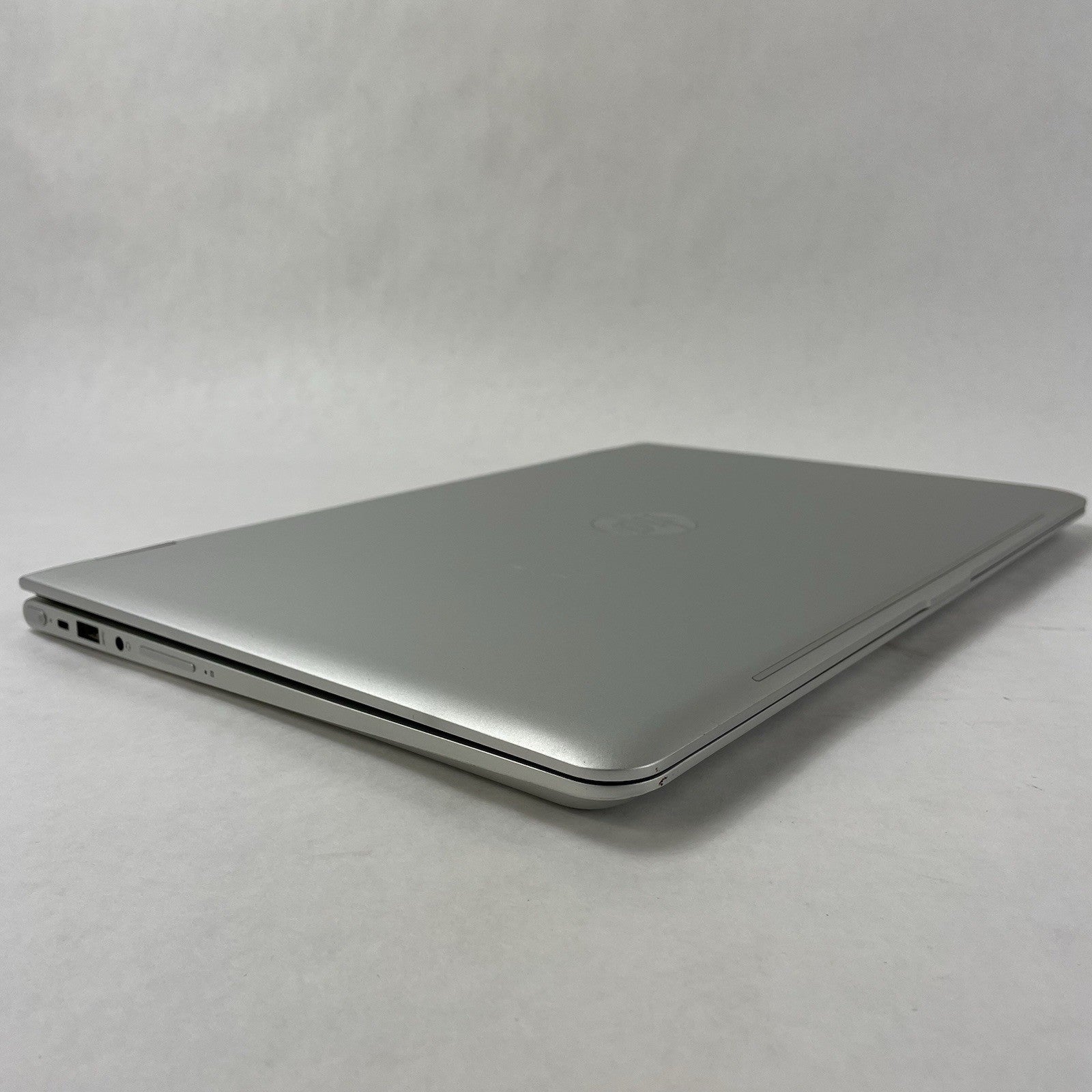 HP Envy x360 15-aq267cl 15.6" i7-8550U 1.80 GHz 8 GB RAM No SSD/OS/AC7