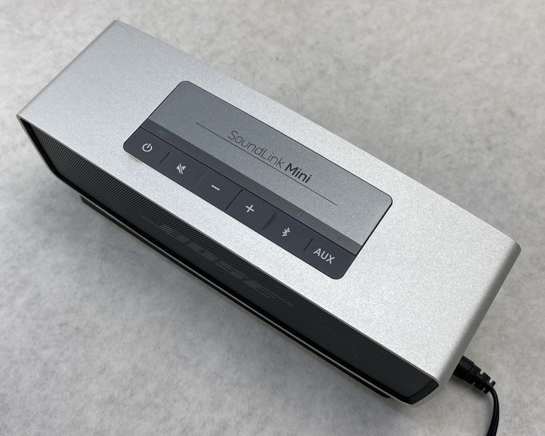 Bose SoundLink Mini 413295 Bluetooth and Aux Speaker With Charging Cradle