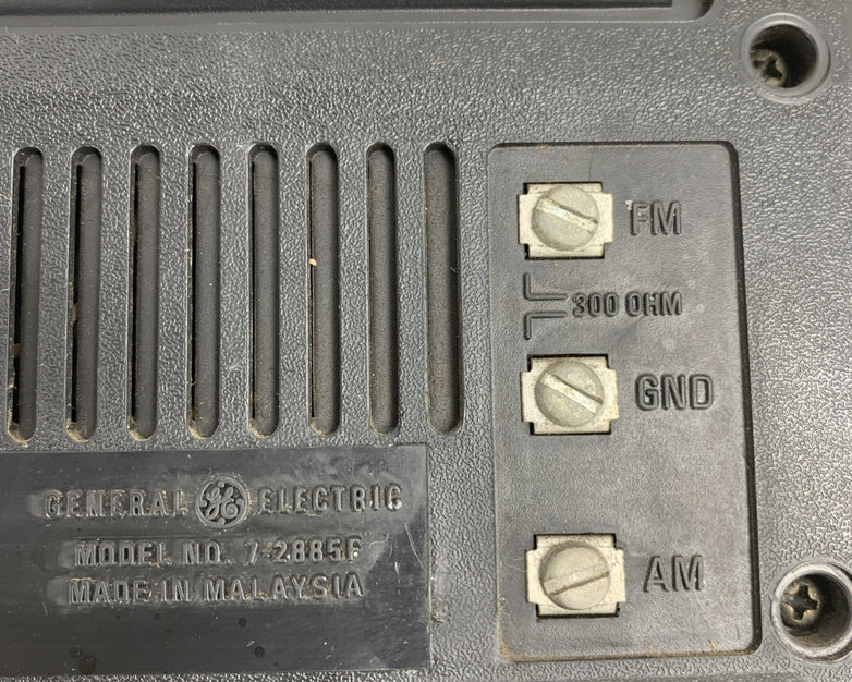 General Electric Superadio II AM/FM Receiver 7-2885F - Non-Original Antenna