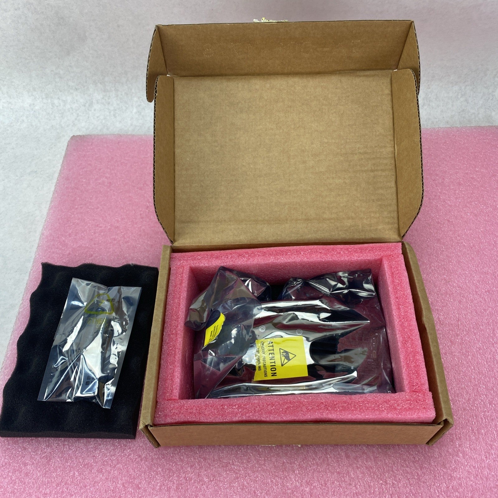 Dell 0M0NKH Network Adapter 4