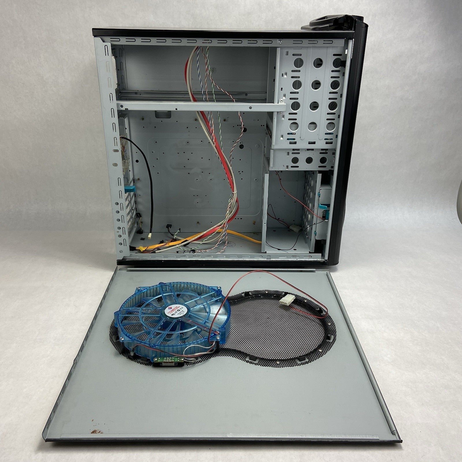 Enermax Uber Chakra Full Tower Computer Case Bare Bones No PSU8