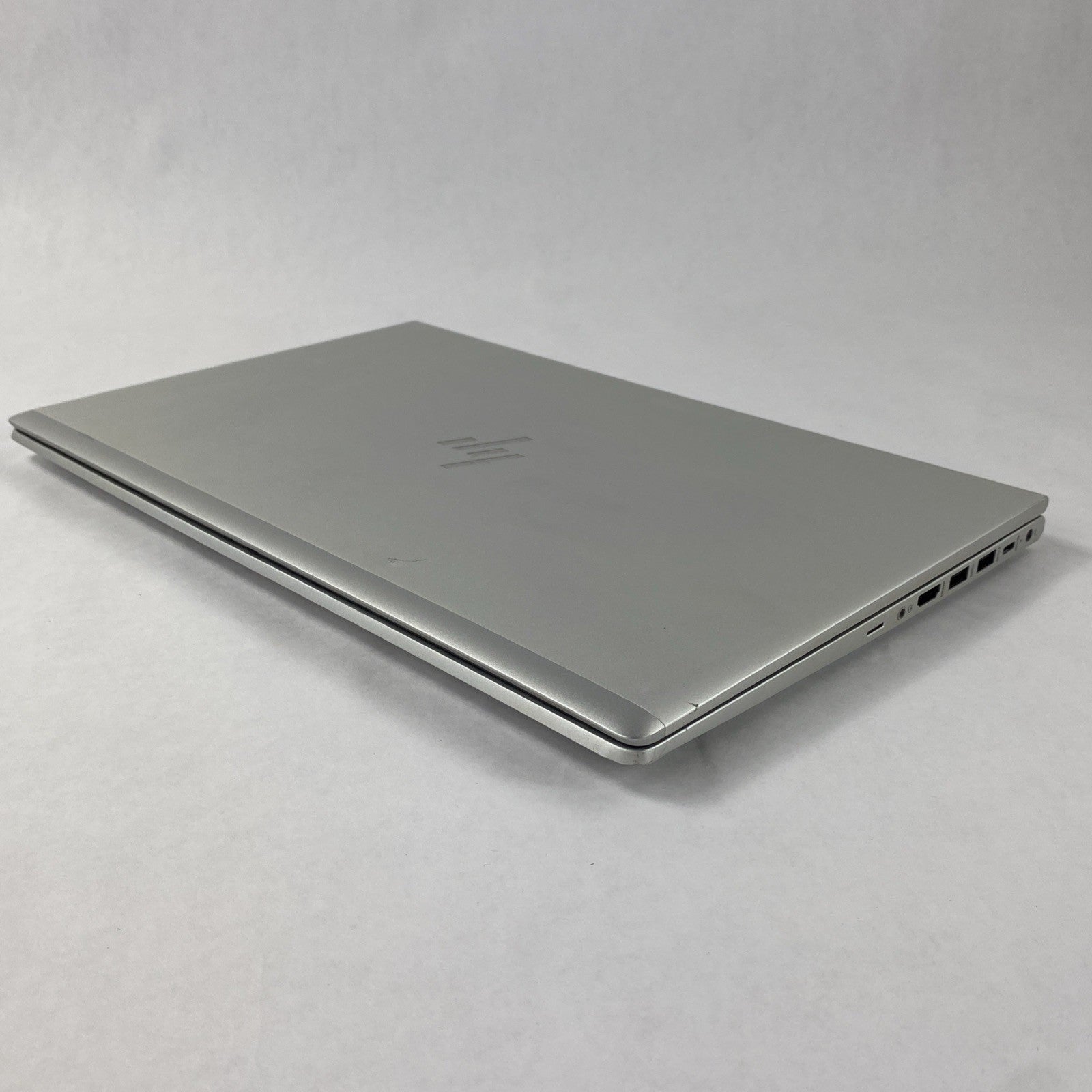 HP EliteBook 655 G10 AMD Ryzen 7 Pro 7730U 2.00 GHz 16 GB RAM 15.6" No HDD No OS