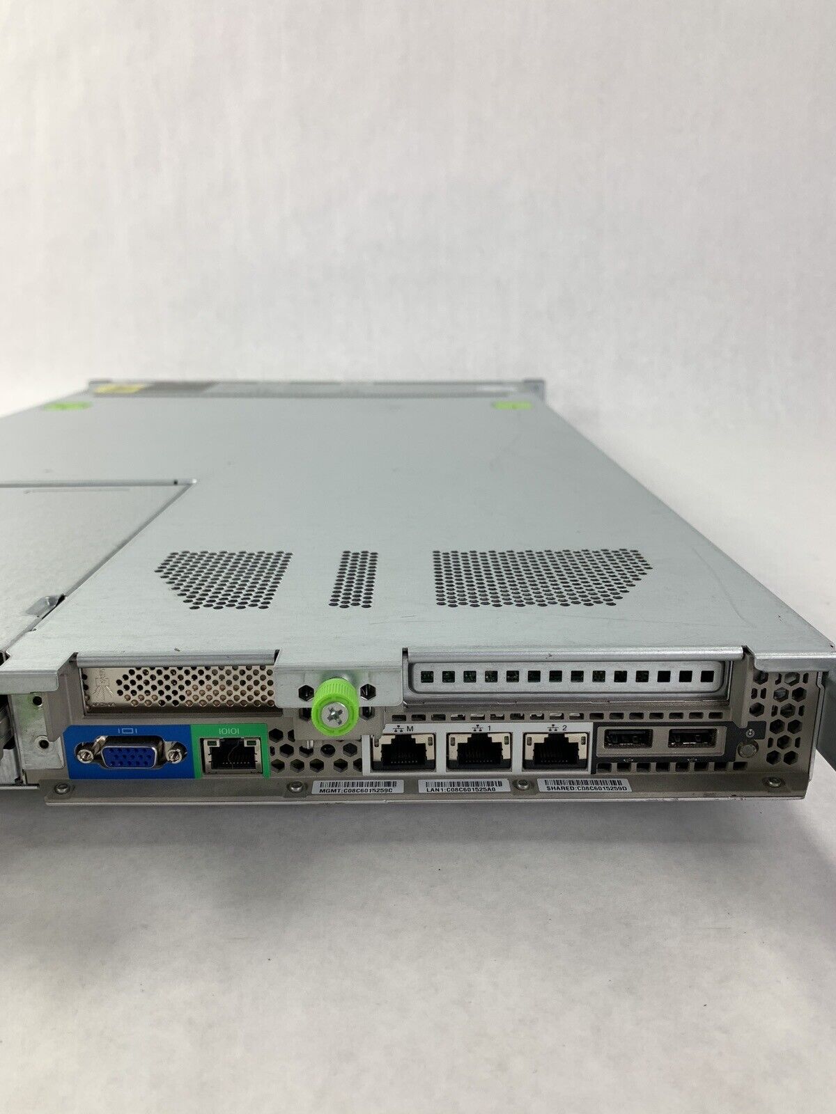 Cisco UCSC-C220-M3S V01 Xeon E5-2609 2.40 GHz  32 GB RAM No OS No HDD