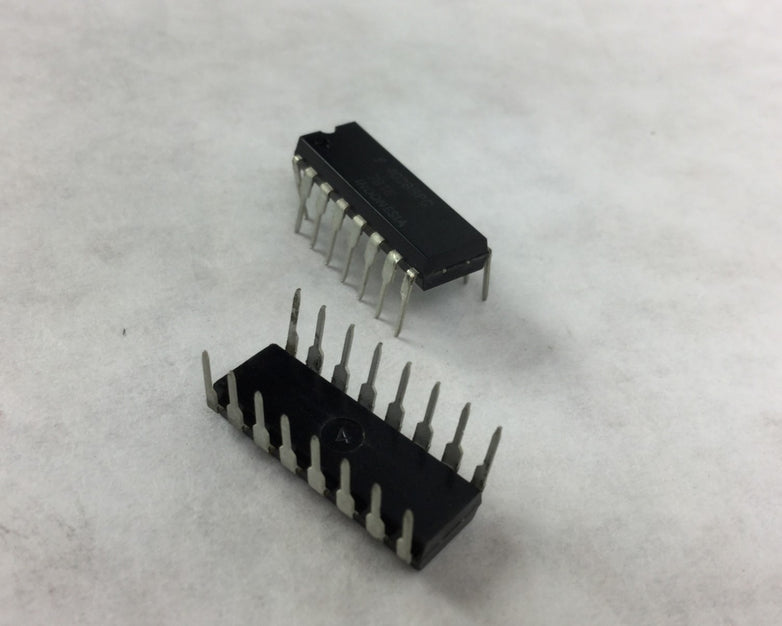 Fairchild 4028BPC Integrated Circuit   16 Pin  Lot of 23