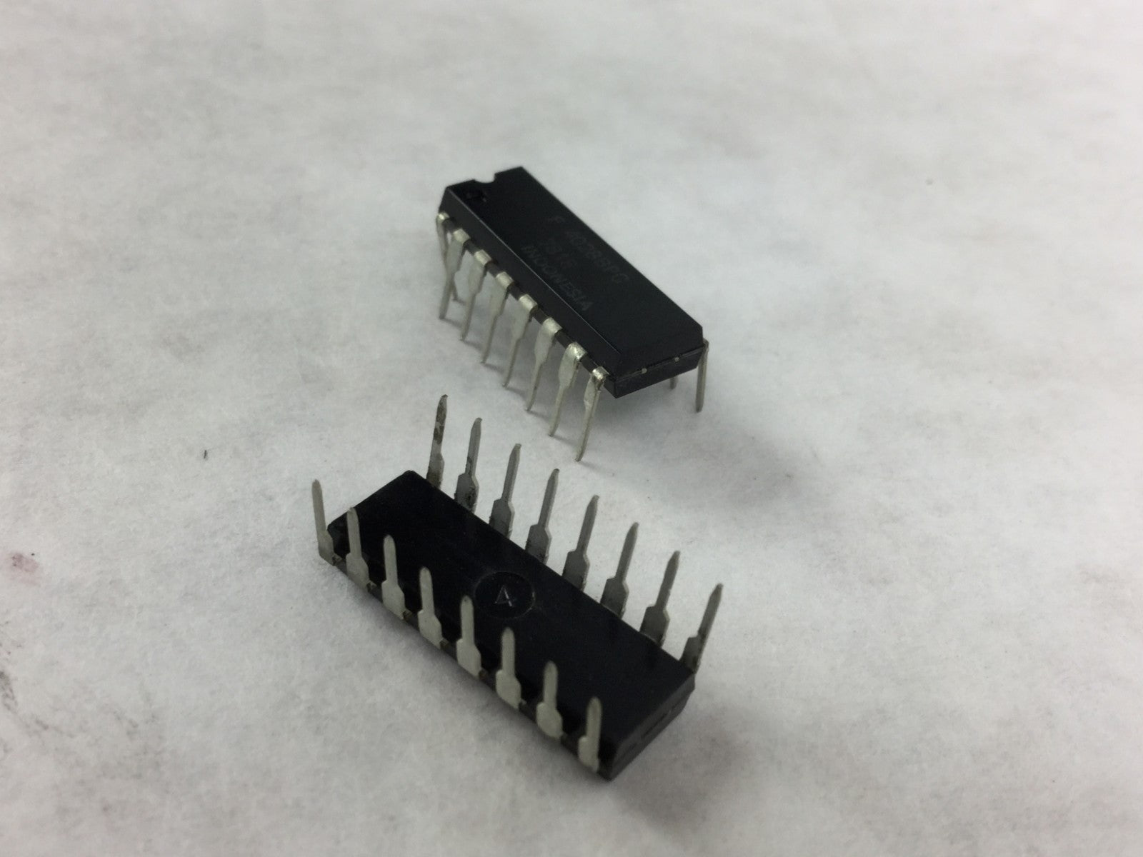 Fairchild 4028BPC Integrated Circuit   16 Pin  Lot of 23