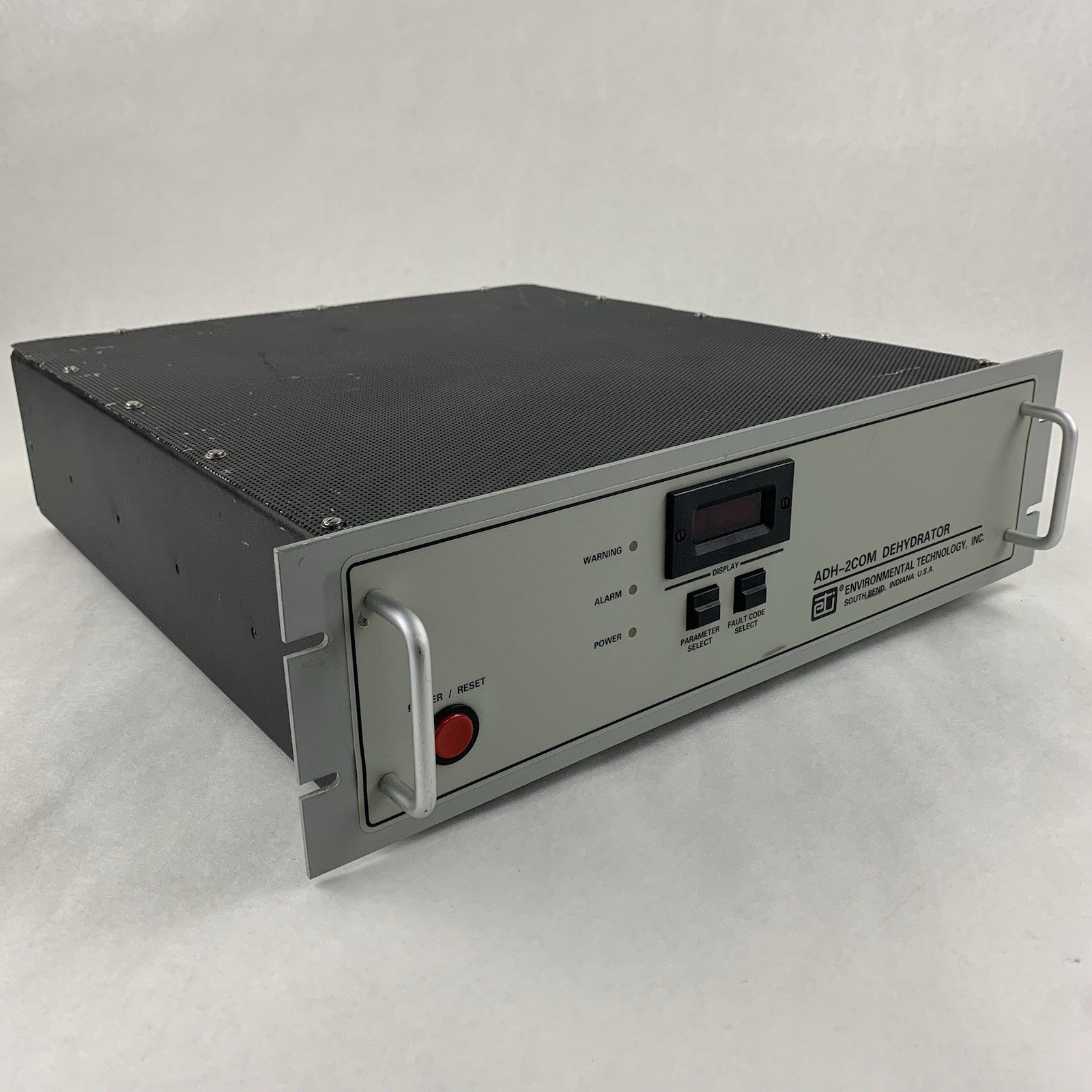 Environmental Technology ADH-2COM Dehydrator Powers on Pump Functions0
