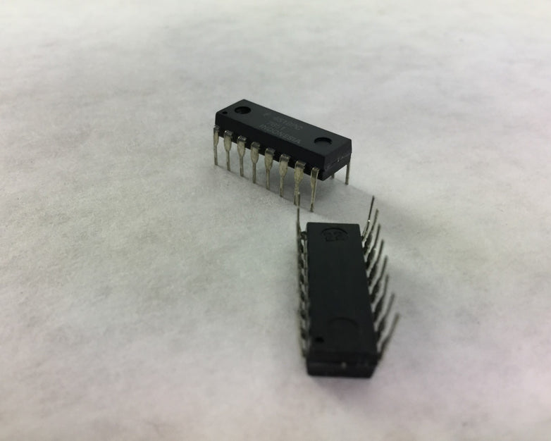 Genuine Fairchild 4518PC Integrated Circuit  16 Pin  Lot of 21