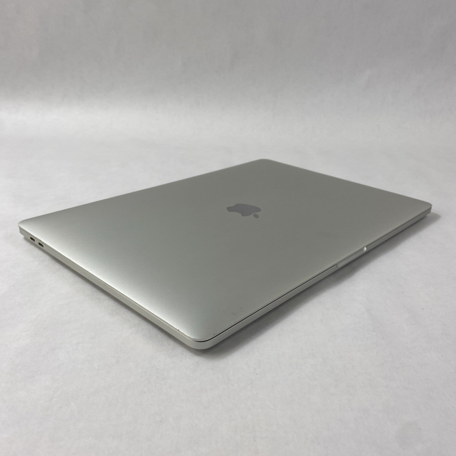 Apple MacBook Pro A1707 2016 Retina 15" 2.6GHz i7 16GB RAM 250GB SSD os12.7.613