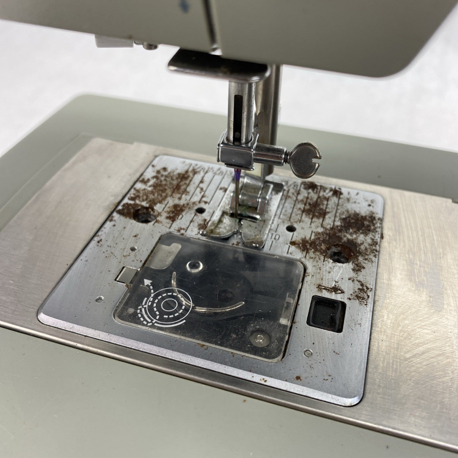 Singer 4452 Heavy Duty Sewing Machine With Pedal - For Parts or Repair3