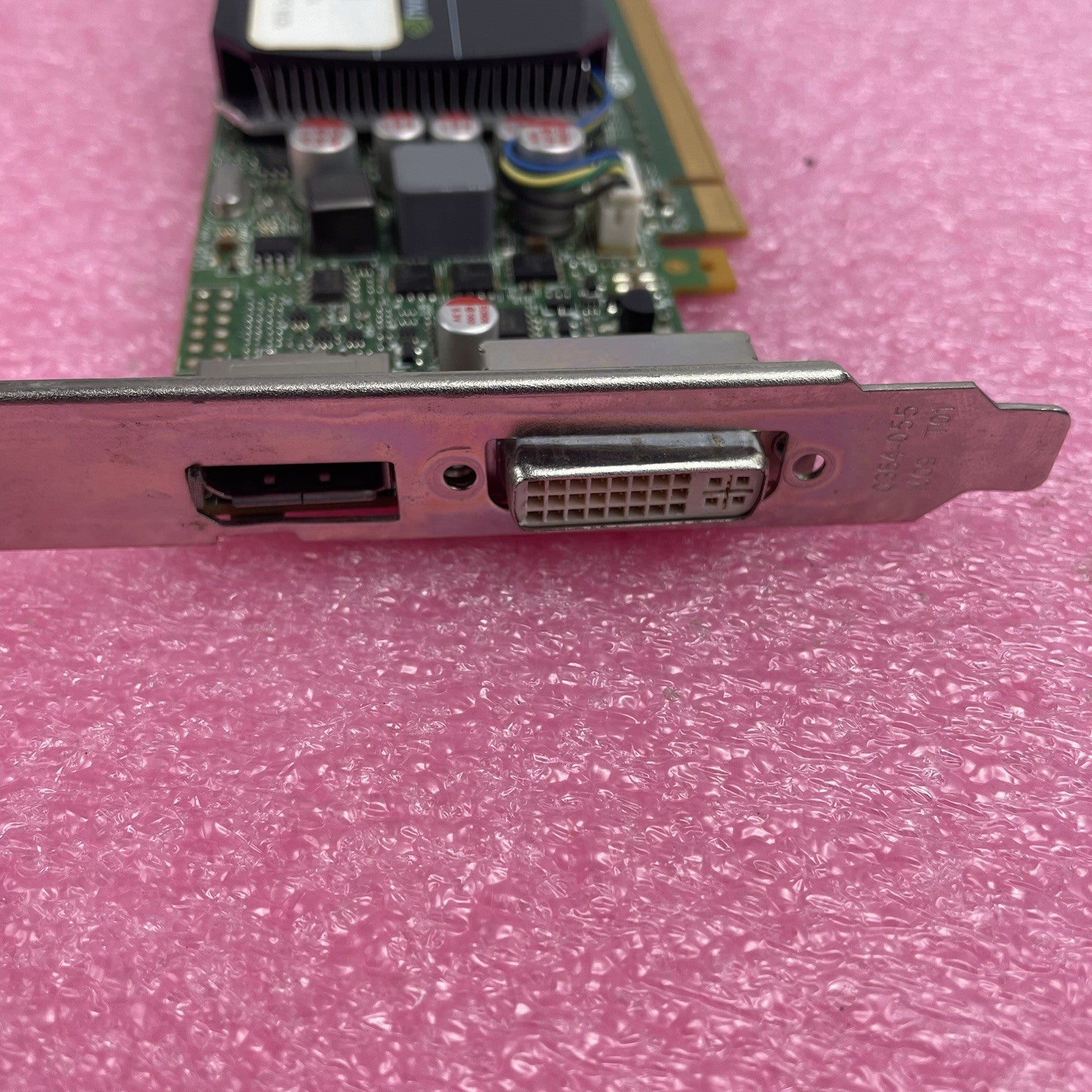 Nvidia Quadro 600 1GB GDDR3 DisplayPort DVI PCIe x16 Graphics Video Card 03T8009