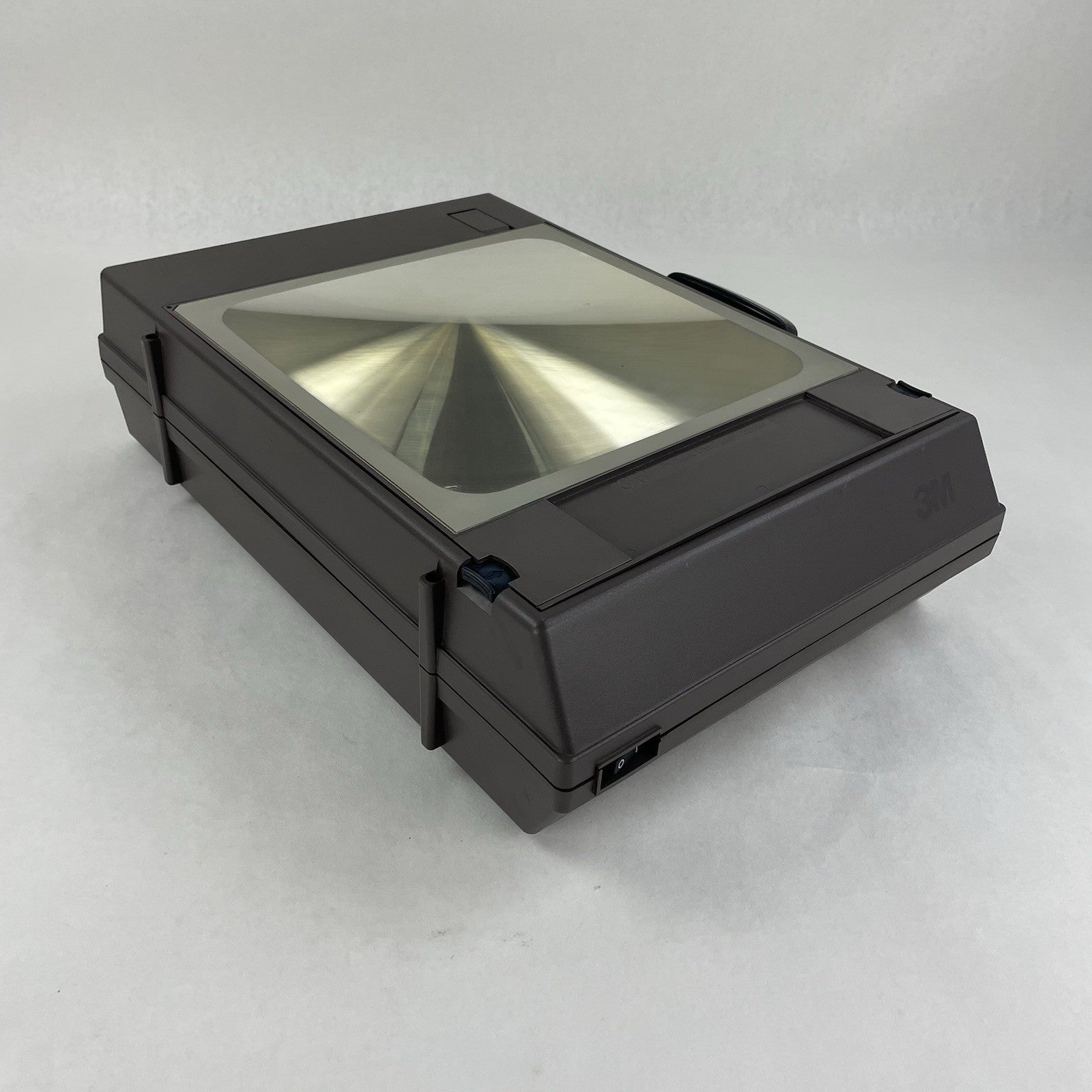 3M 2000AG Overhead Projector For Parts Not Working