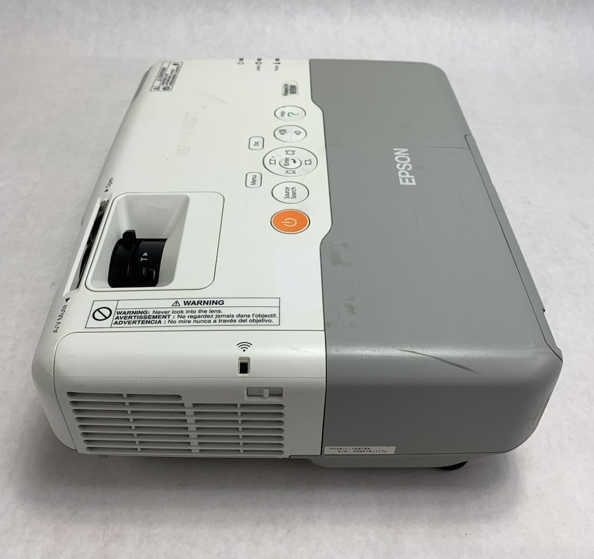 Epson H388A PowerLite 915W LCD Lamp Projector 81 Lamp Hours No Remote2