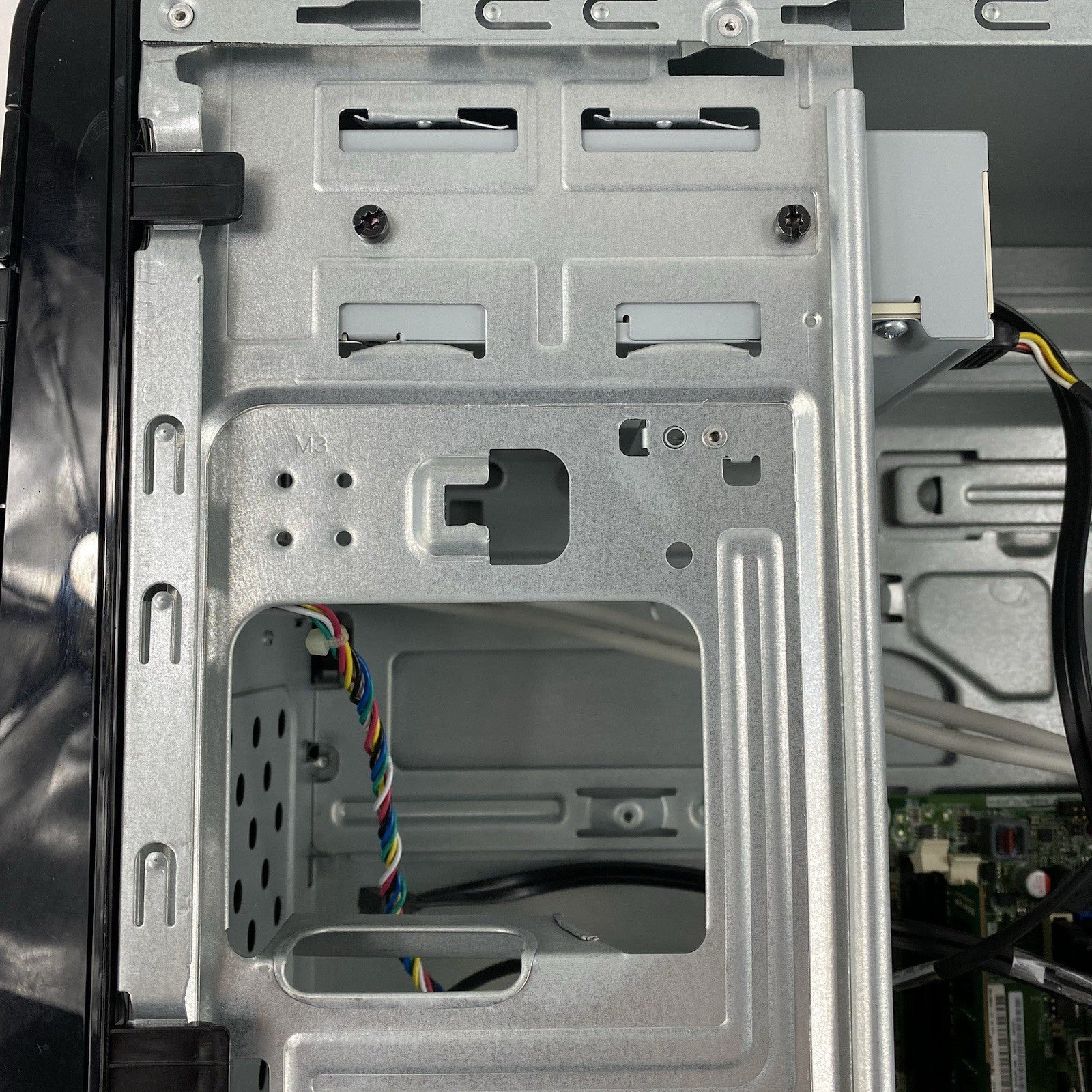 HP P2-1334 MT AMD E1-1200 1.40GHz 4GB RAM No AC Adapter No HDD No OS