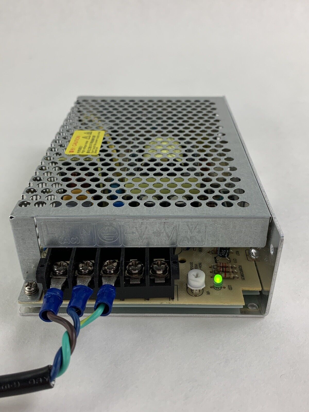 Hengfu HF60W-SL-15 Switching Power Supply 60W AC Input 100-240V DC 15V Tested