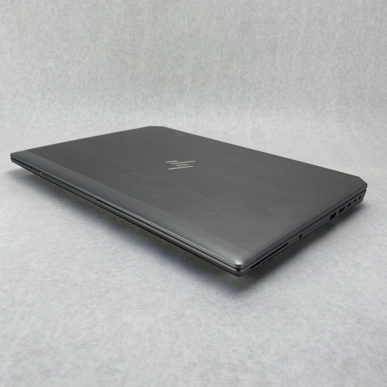 HP ZBook 15 G5 Intel Core i7-8750H 2.20 GHz 16 GB RAM 15.6" No HDD No OS