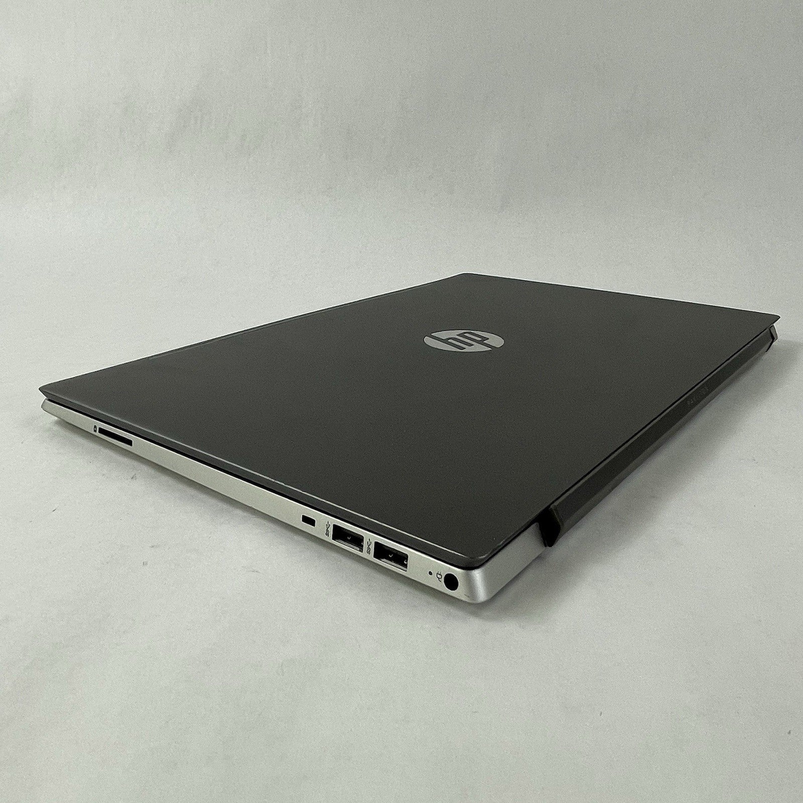 HP Pavilion 15-cs2082cl 15.6" i7-8565U 1.80 GHz 8 GB RAM No SSD/OS/AC8