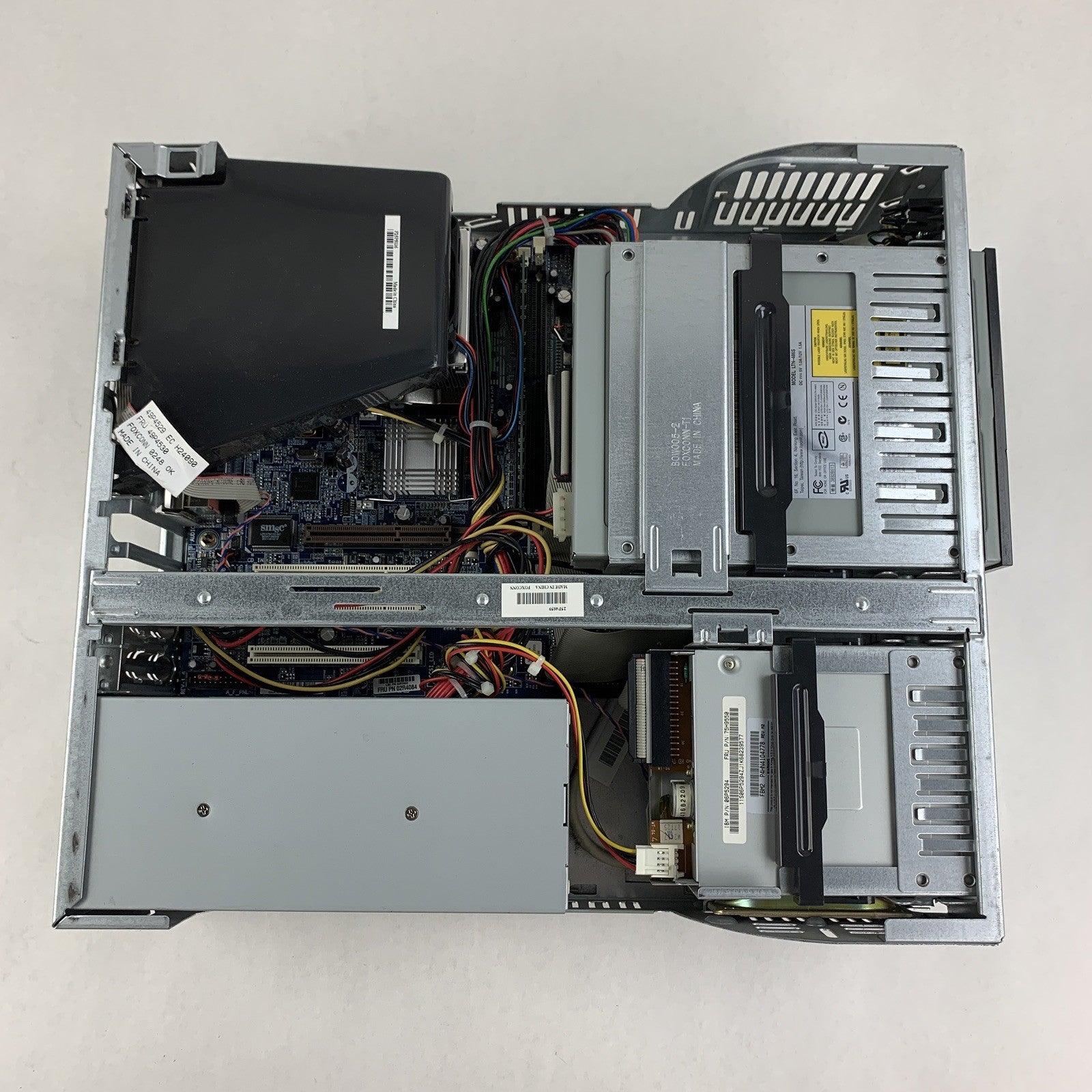 IBM Netvista 8303-42U Desktop Pentium 4 2.4 GHz 256 MB Win XP COA No OS No HDD