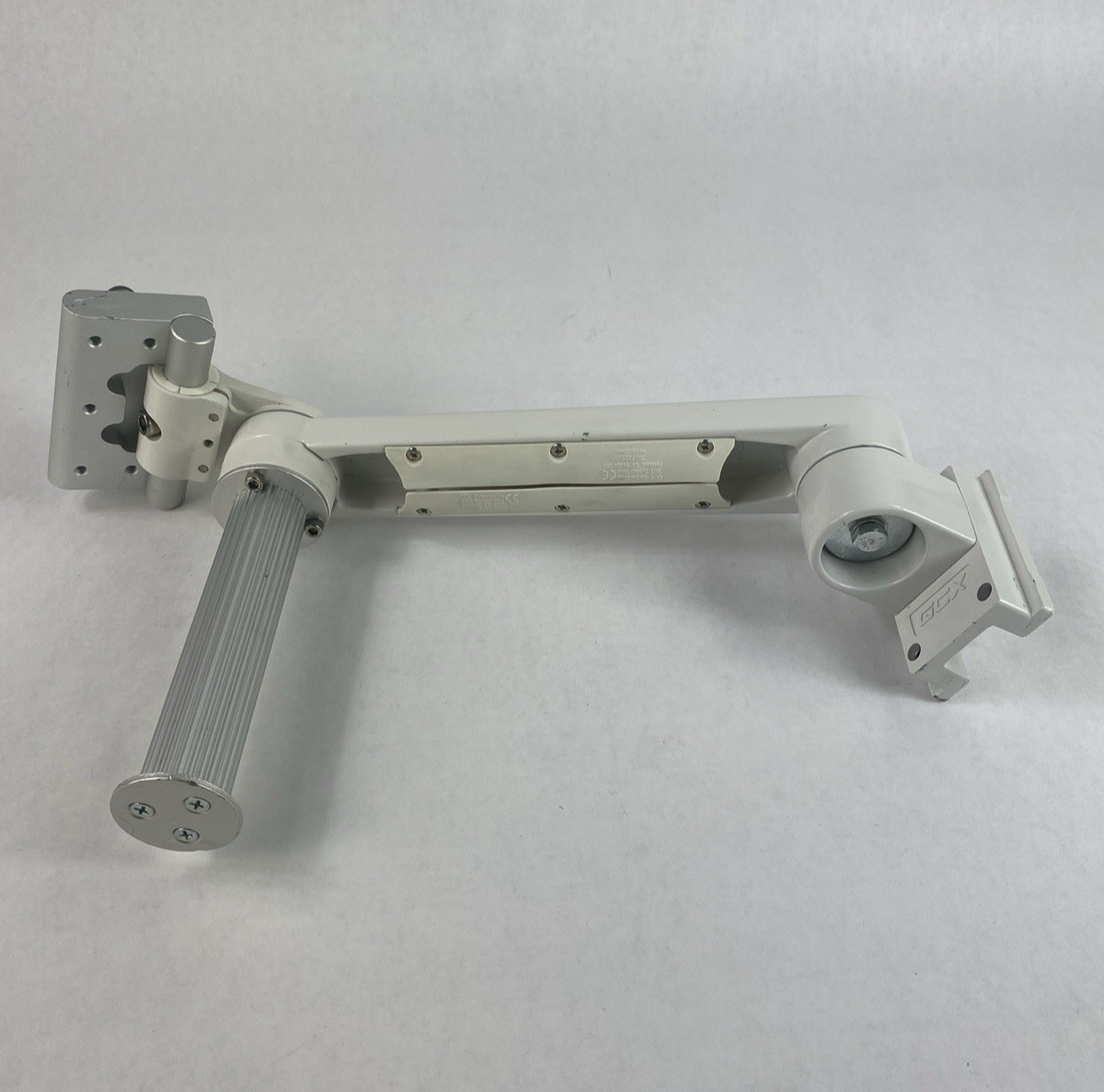 GCX WMM-0001-01B M-Series Tilt Pivot Arm Max Load 60Lb Tilt 30Lb1