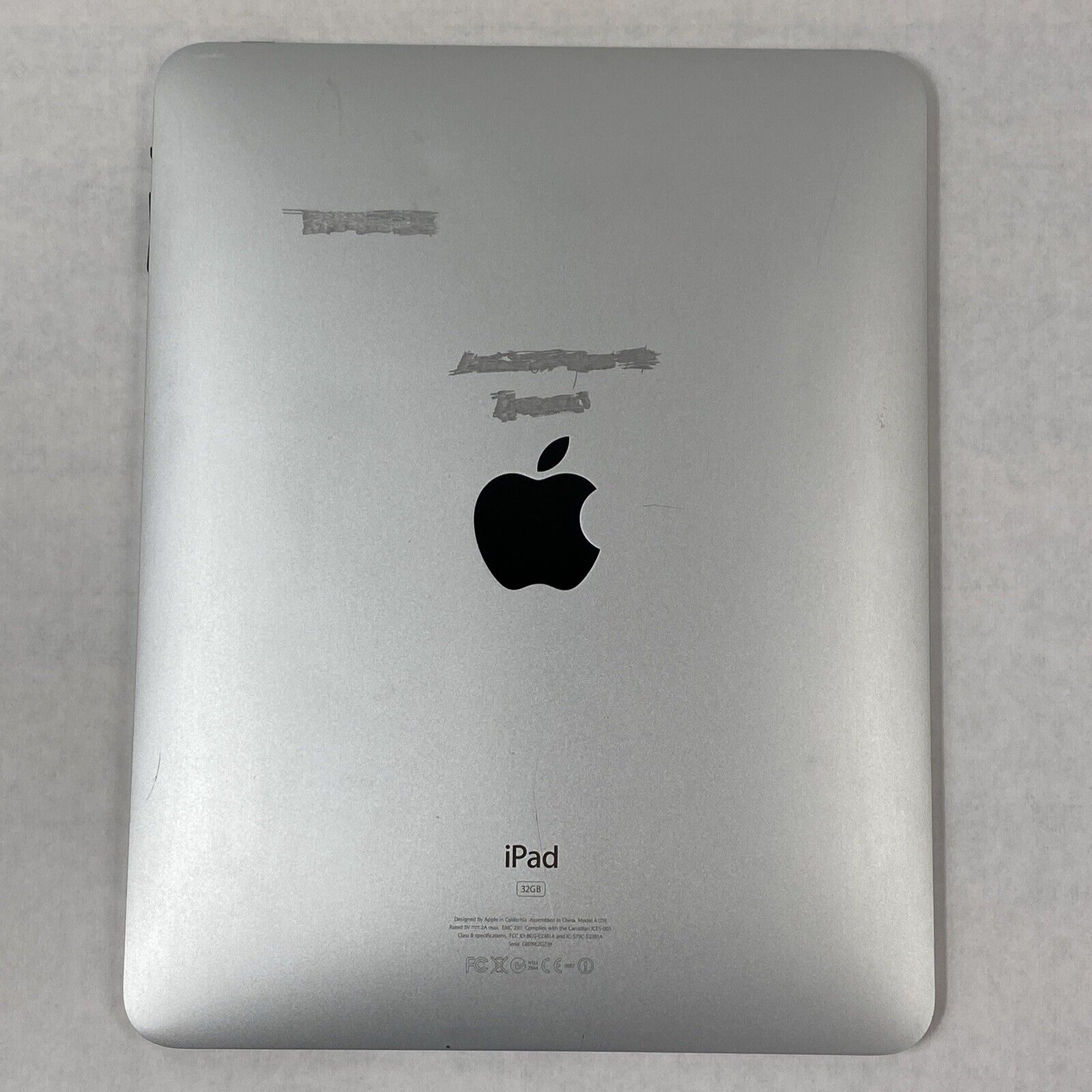 Apple iPad 1st Gen A1219 32GB 9.7" Wi-Fi Silver iOS 5.1.1