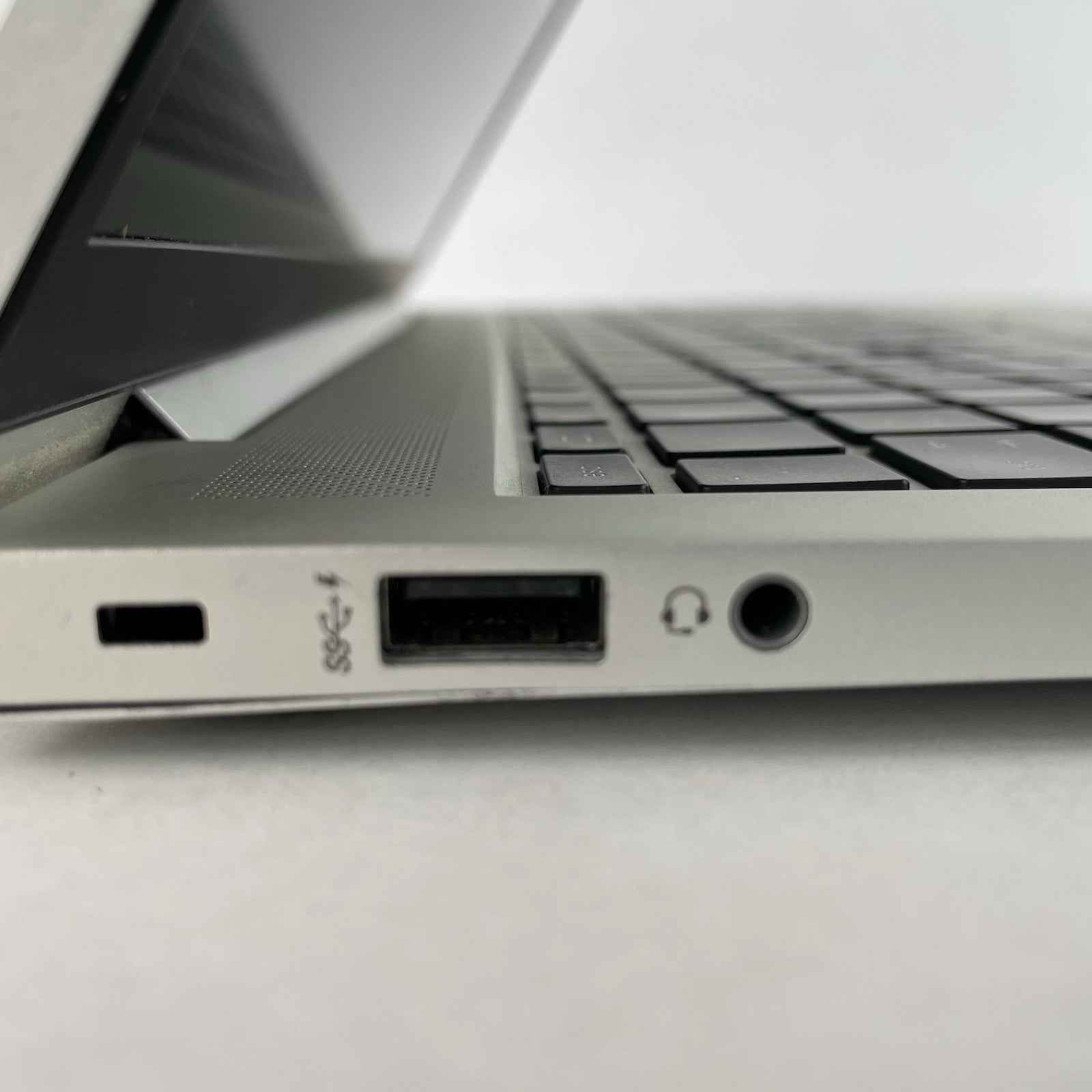 HP EliteBook 850 G8 15.6" i7-1185G7 3.00 GHz 8 GB RAM No SSD/OS/AC4