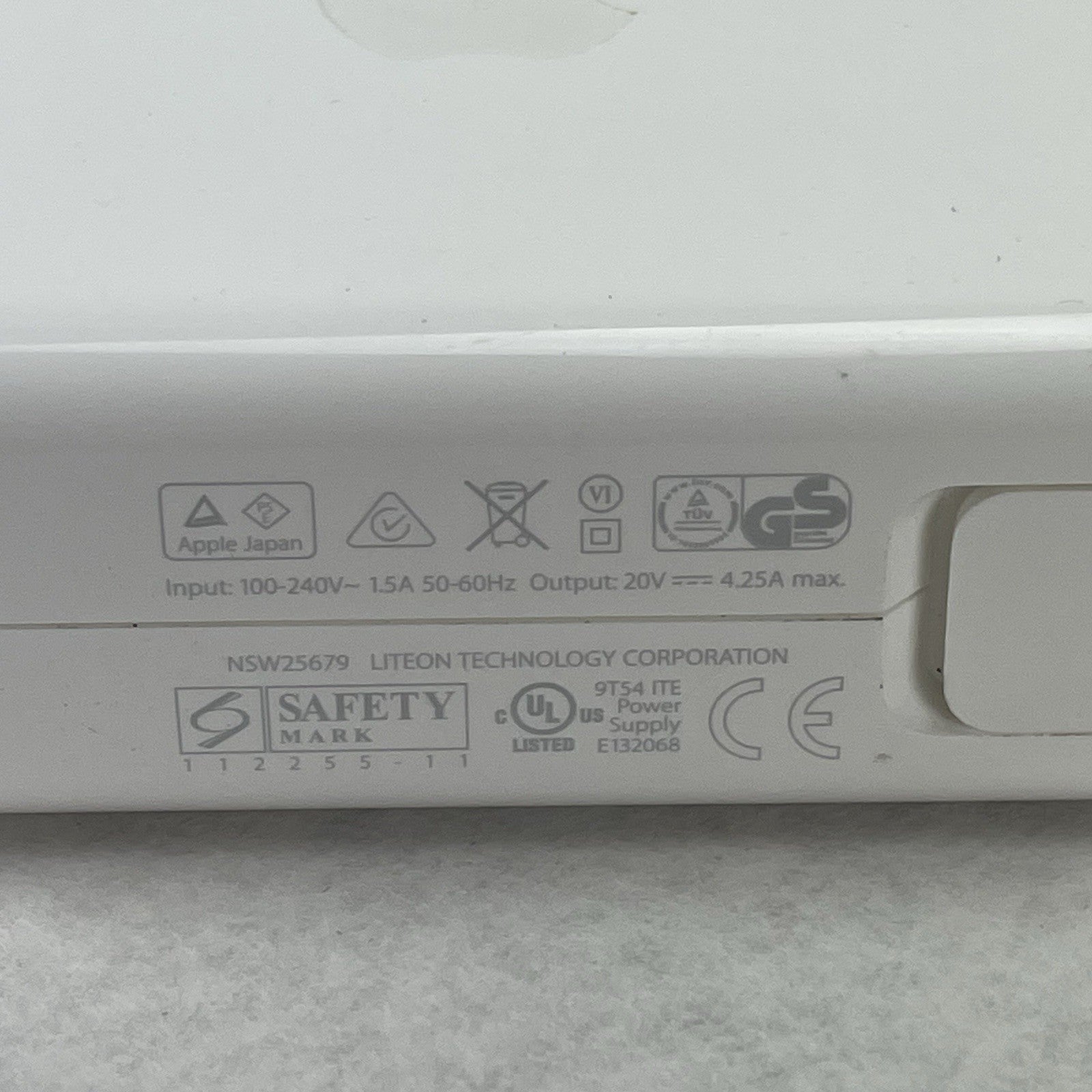 Apple A1424 OEM 85W MagSafe 2 Adapter Charger5