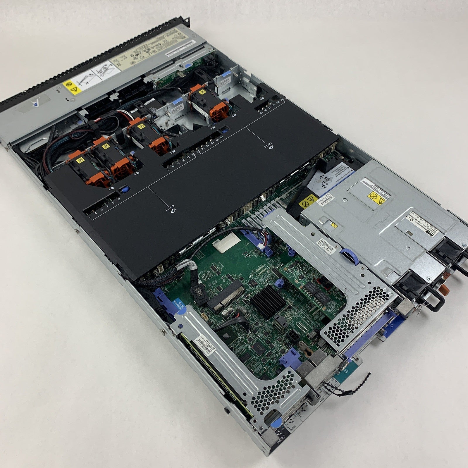 IBM System X3550 M4 Server 1x Xeon E5-2620 2.6 GHz 32 GB Ram No OS No HDD