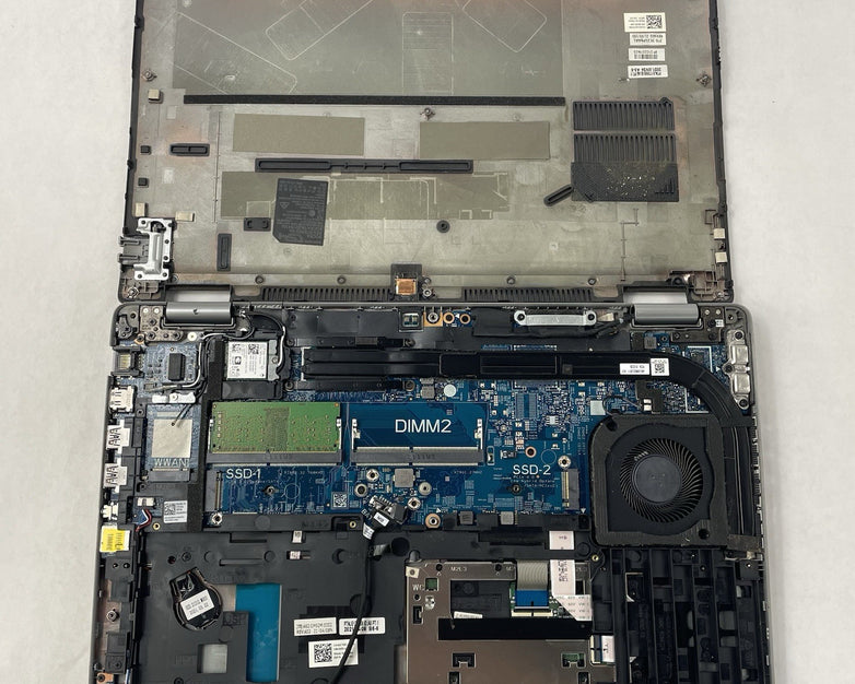 Dell Latitude 5520 15.6" i5-1135G7 2.40 GHz 8 GB RAM No SSD/OS/AC/Batt - Worn