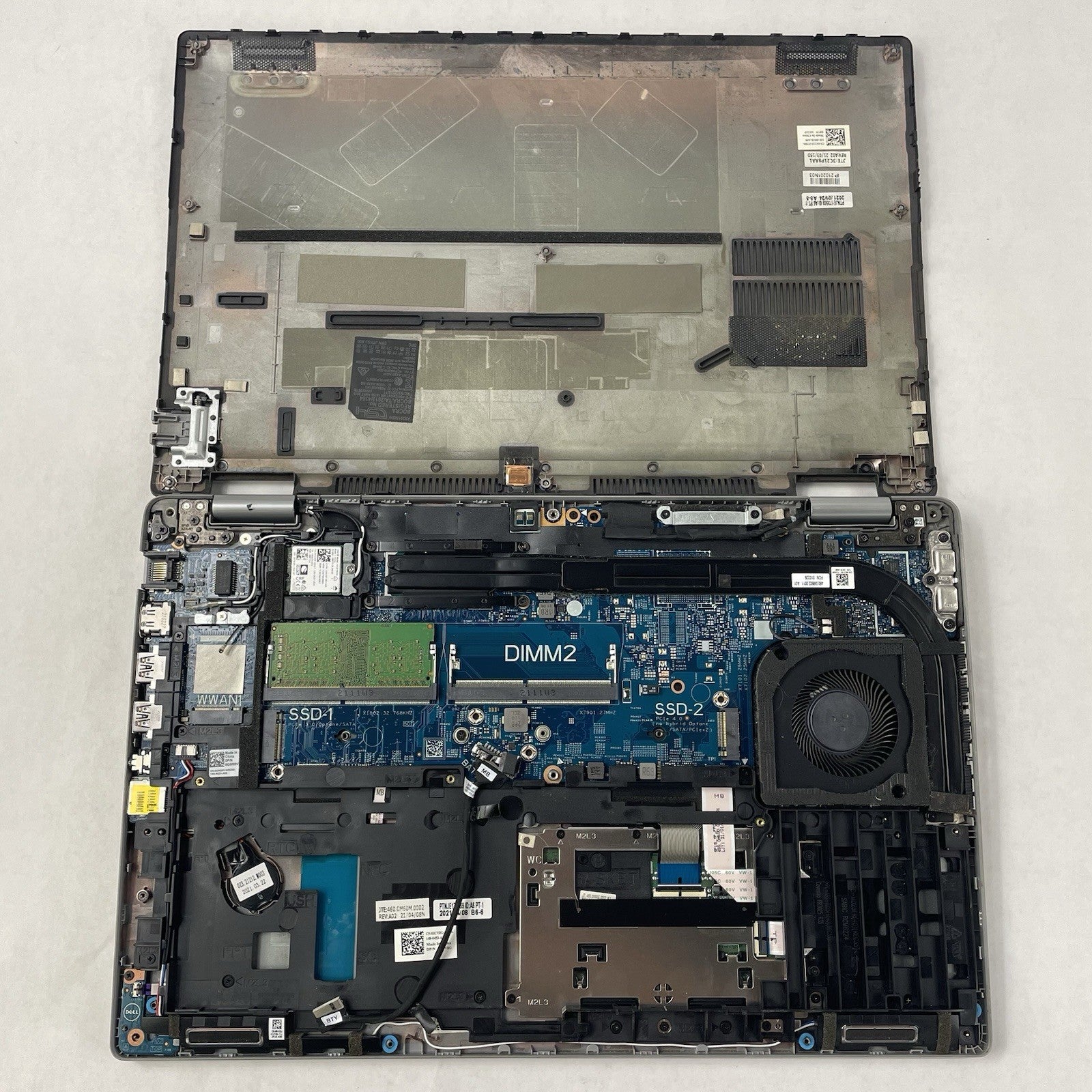 Dell Latitude 5520 15.6" i5-1135G7 2.40 GHz 8 GB RAM No SSD/OS/AC/Batt - Worn16