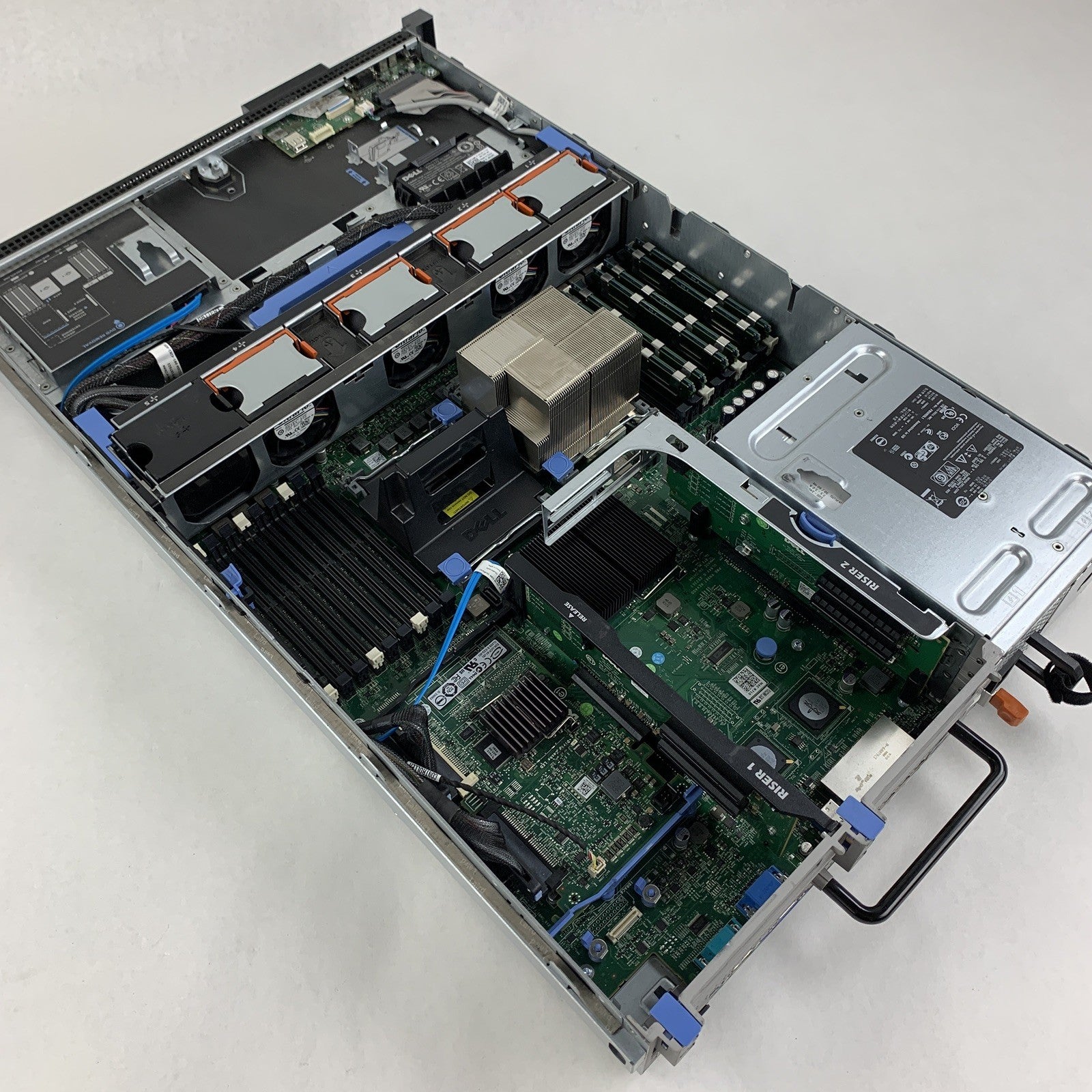 Dell PowerEdge R710 x1 Intel Xeon E5504 2.00 GHz 24 GB RAM No HDD No OS No CD