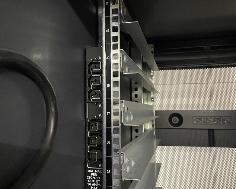 NETAPP NAC-0501 Server Rack Cabinet Unlocked With Keys