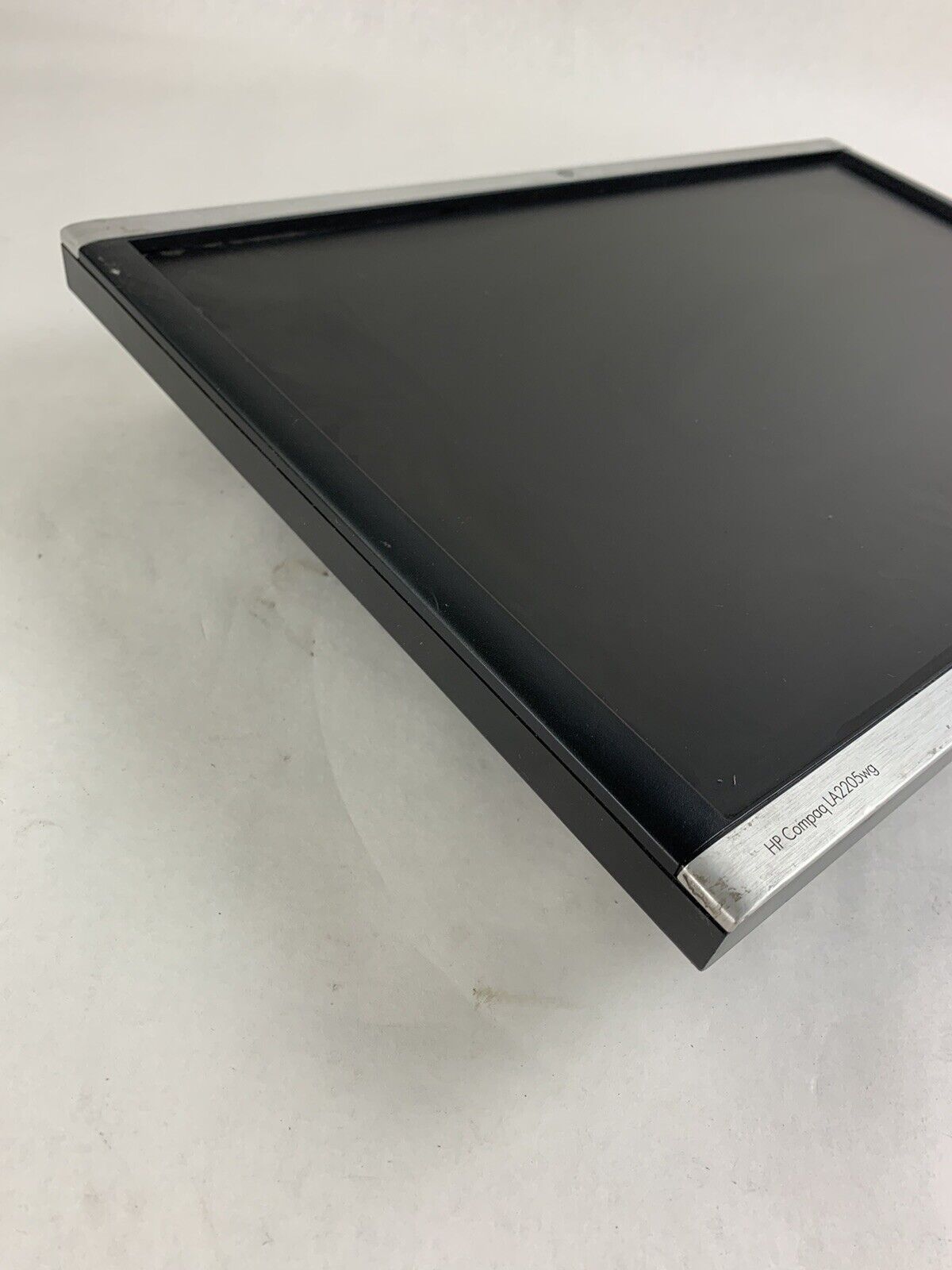 Grade A HP LA2205wg 22" Flat Panel Widescreen LCD Monitor 1680x1050 No Stand