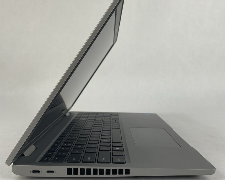 Dell Latitude 5520 15.6" i5-1145G7 2.60GHz 8GB RAM No SSD/OS/AC- Scratched Paint