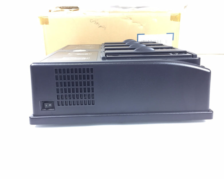 Dell F0075 D-Family Battery Charger 4 Slot Bay ADTC300 Inspiron Latitude