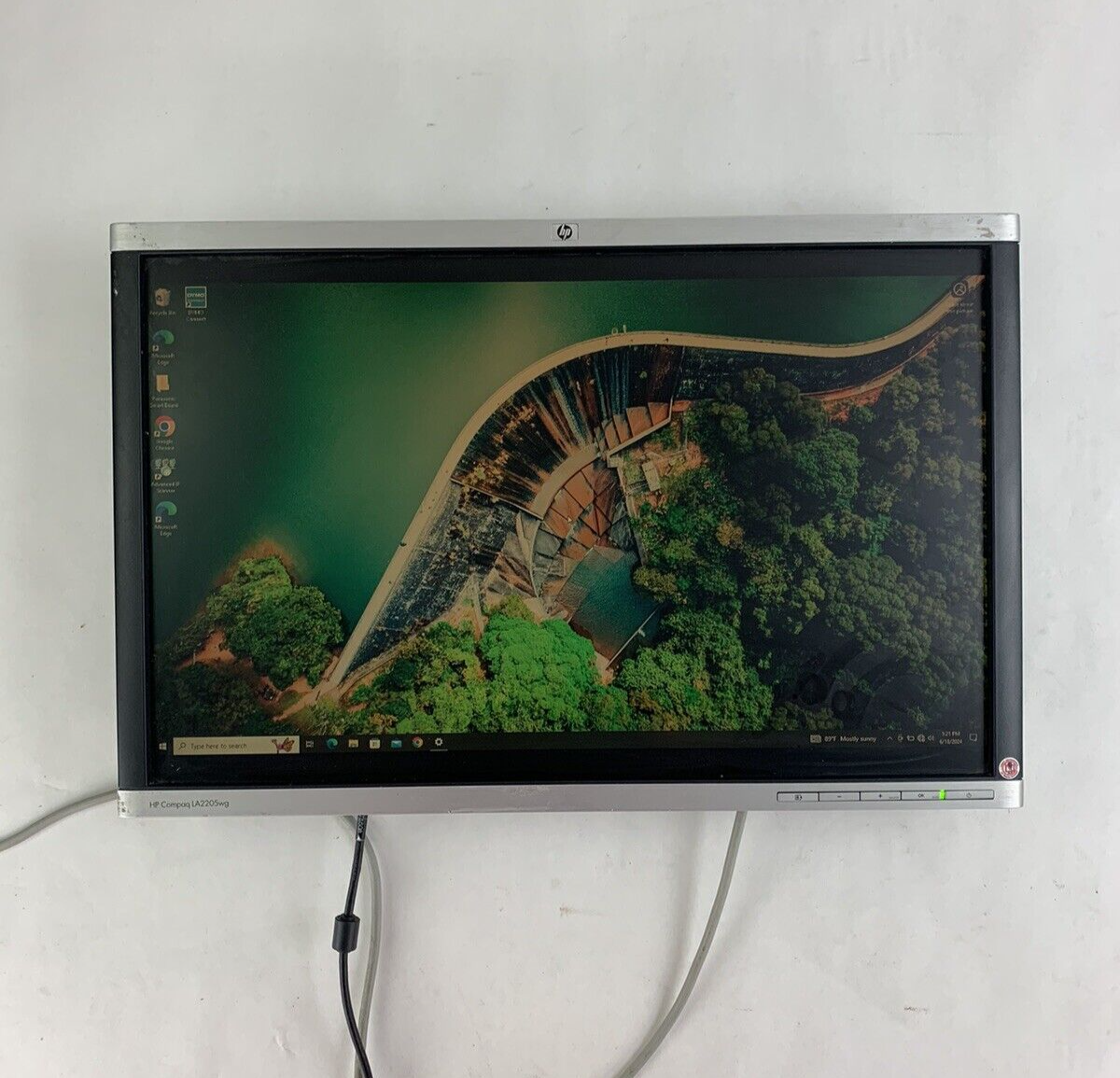 Grade A HP LA2205wg 22" Flat Panel Widescreen LCD Monitor 1680x1050 No Stand