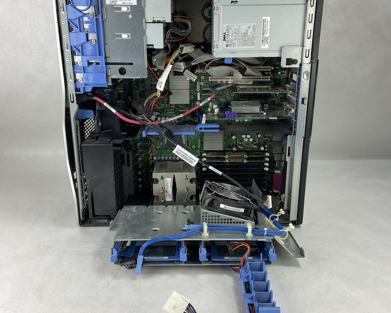 Dell Precision 490 MT Intel Xeon 3GHz 2GB RAM Quadro FX550 No HDD/OS