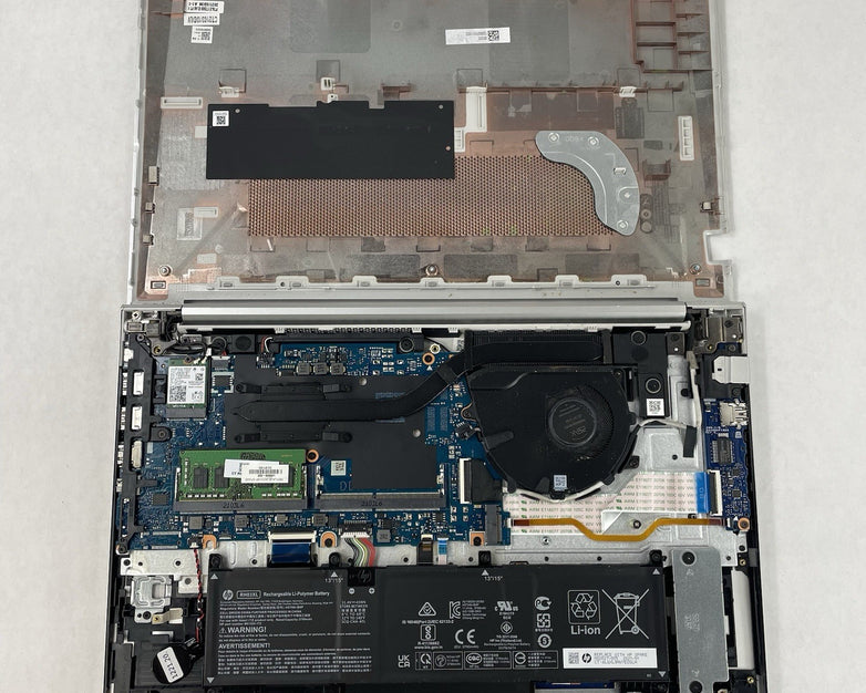 HP ProBook 450 G8 15.6" i5-1135G7 2.40 GHz 8 GB RAM No SSD/OS/AC