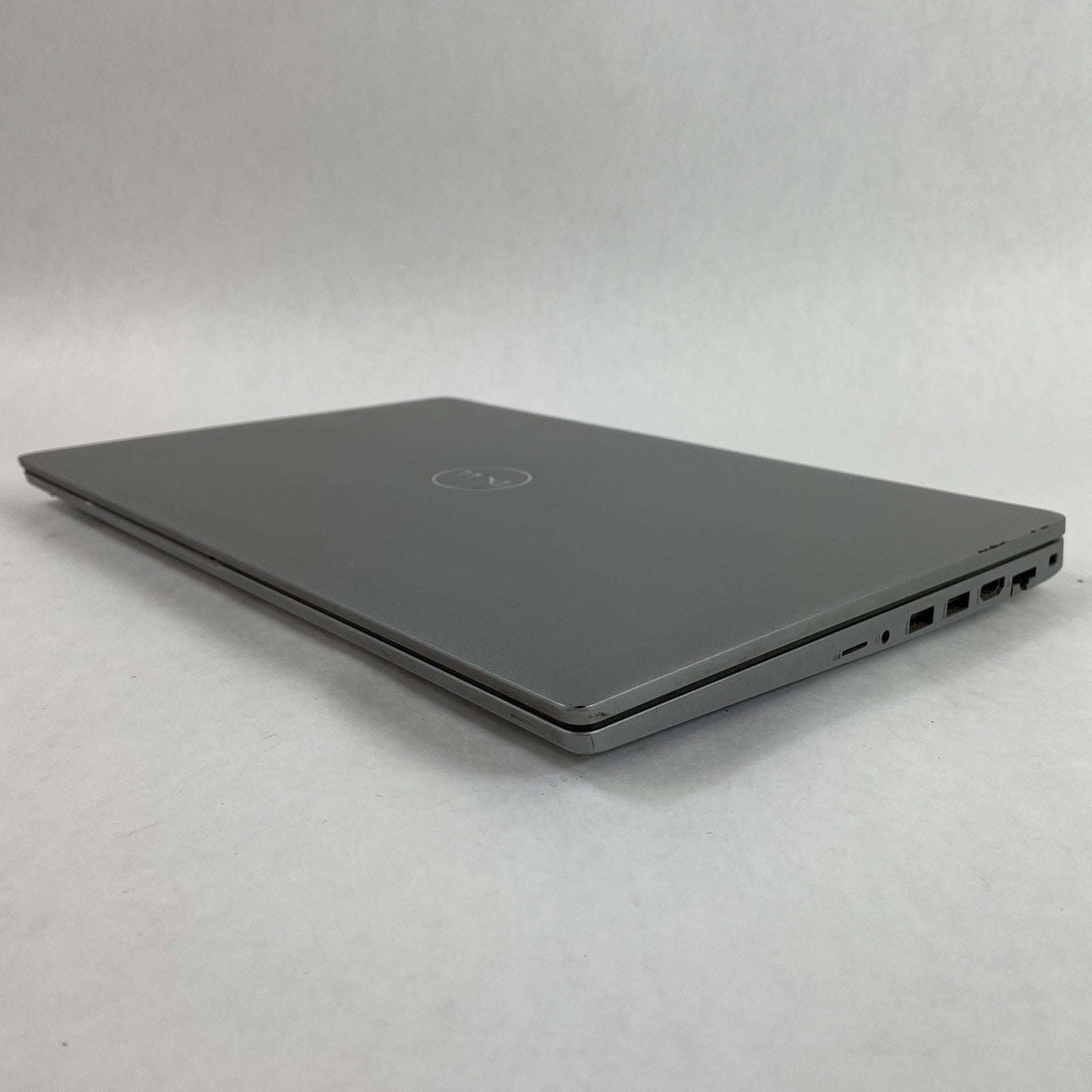 Dell Latitude 5520 15.6" i5-1135G7 1.40 GHz 8 GB RAM No SSD/OS/AC - Bad Paint11