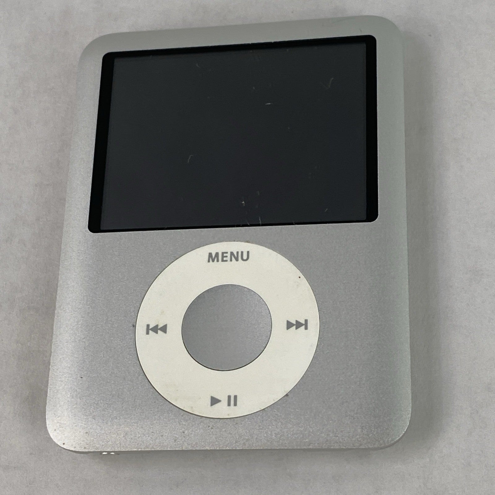 Apple iPod Nano 3rd Gen A1236 4GB Silver v1.1.33