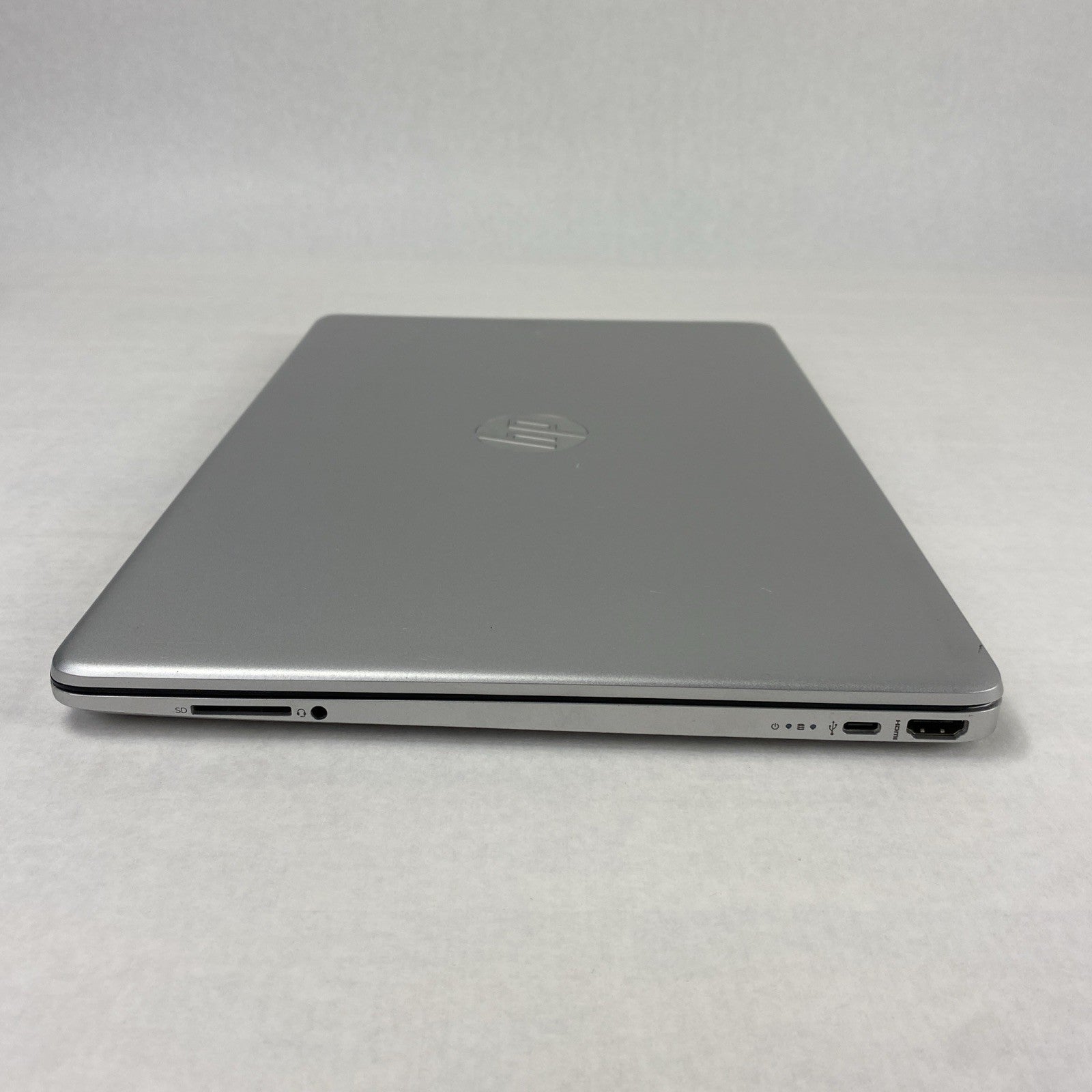 HP Laptop 15-ef2013dx AMD Ryzen 5 5500U 2.1GHz 16GB RAM 15.6" No HDD No OS