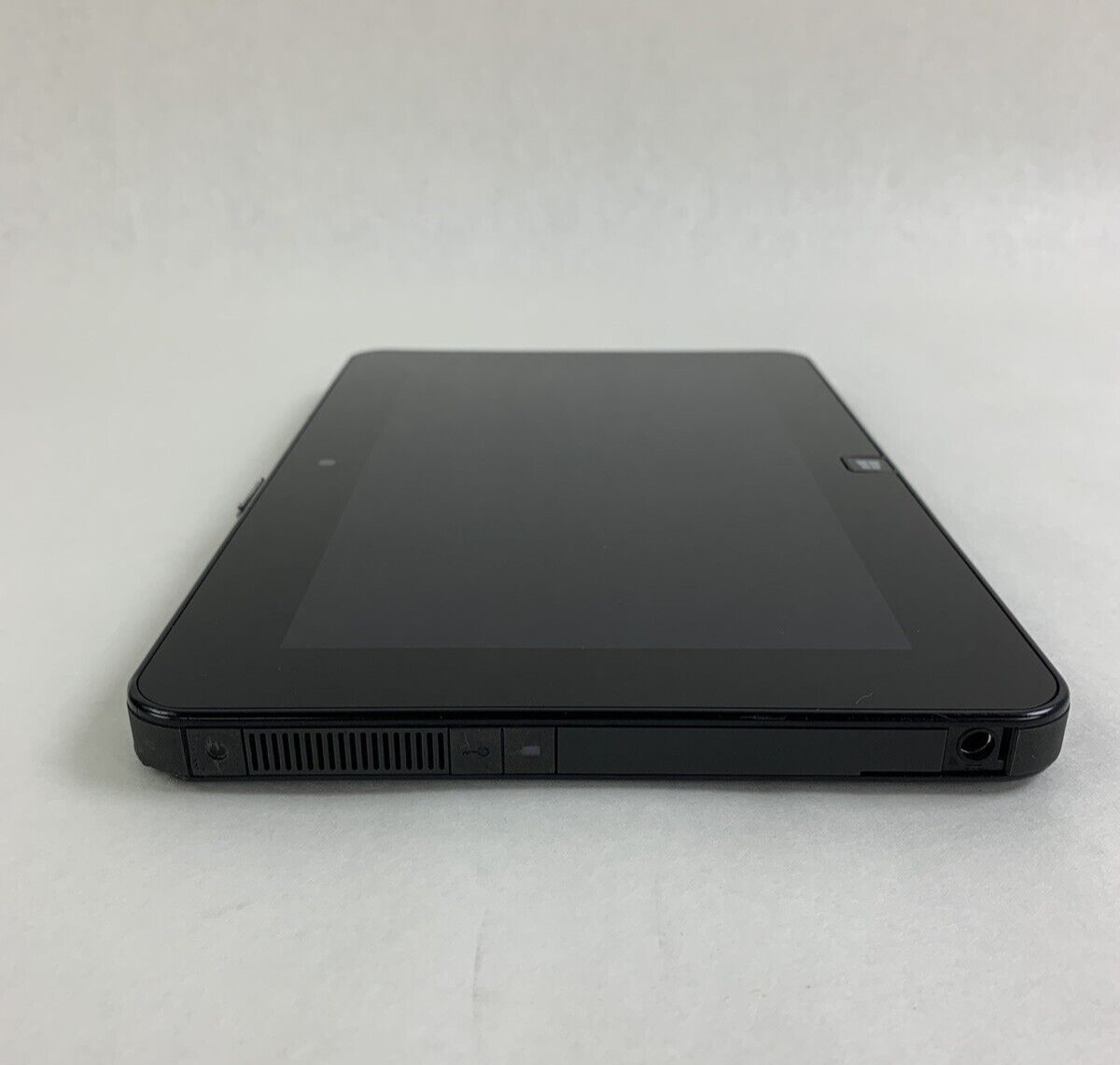 Motion CL920 Tablet PC Pentium N3540 2 GB Ram No HDD, OS, Battery Corner Bent