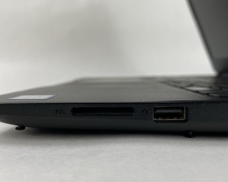 Dell Latitude 3590 15.6" i5-8250U 1.60 GHz 8 GB RAM No SSD No OS - Bad Corner