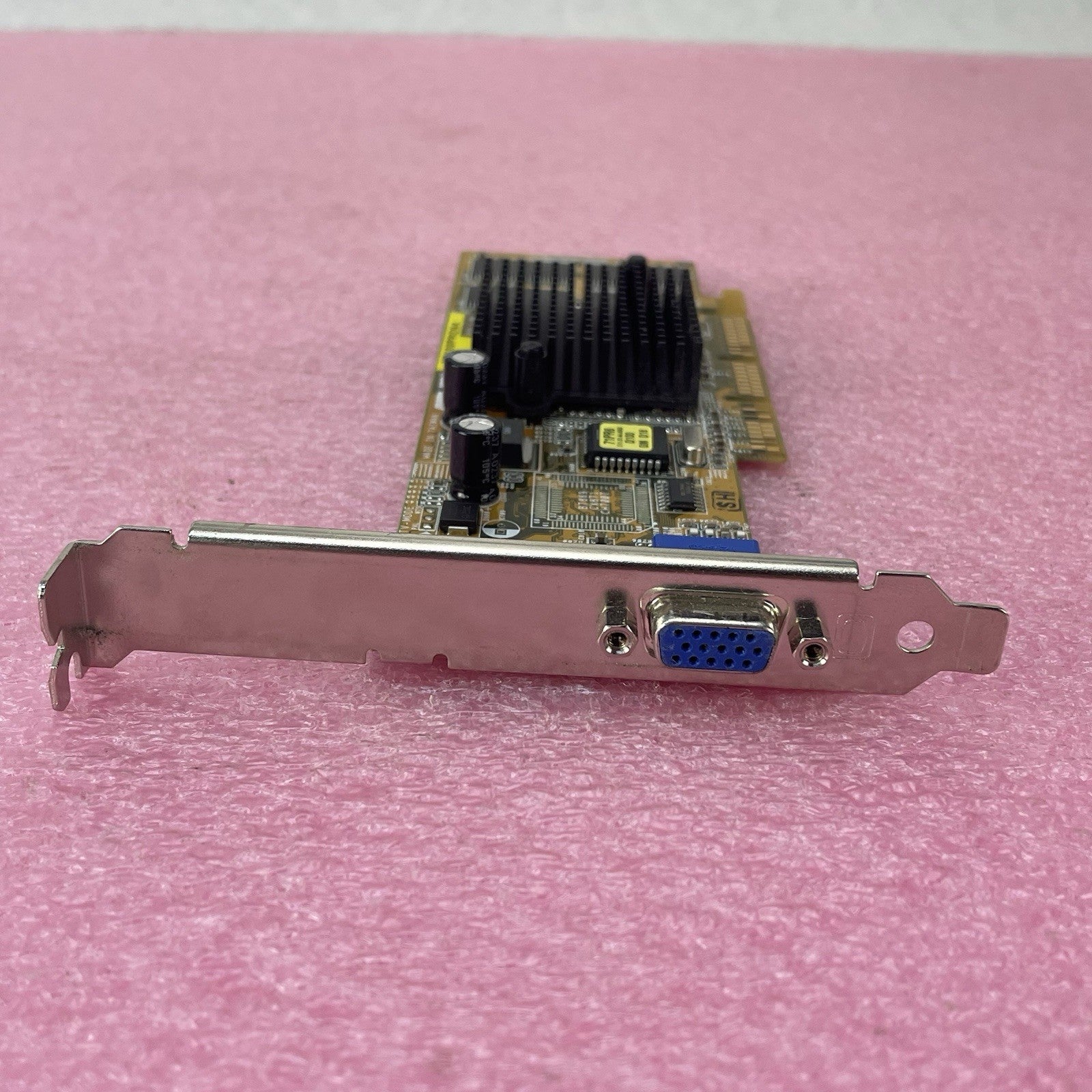 Asus V7100PRO 64MB PURE Nvidia Geforece 2 MX400 AGP VGA1