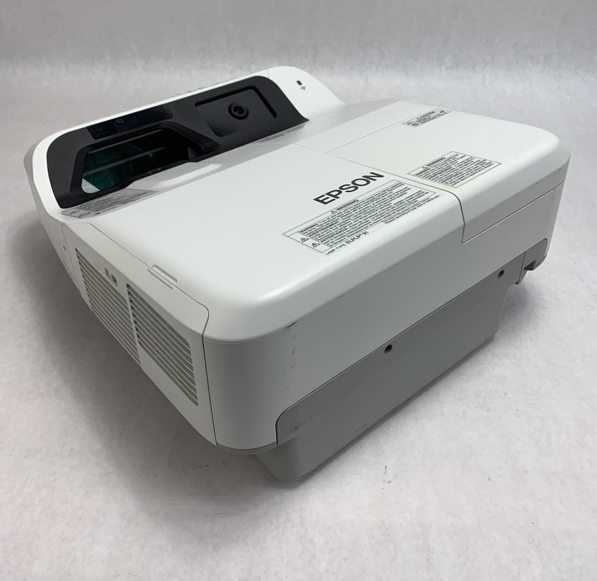 Epson PowerLite 695Wi H740A LCD Lamp Projector 1583 Lamp Hours - No Remote0